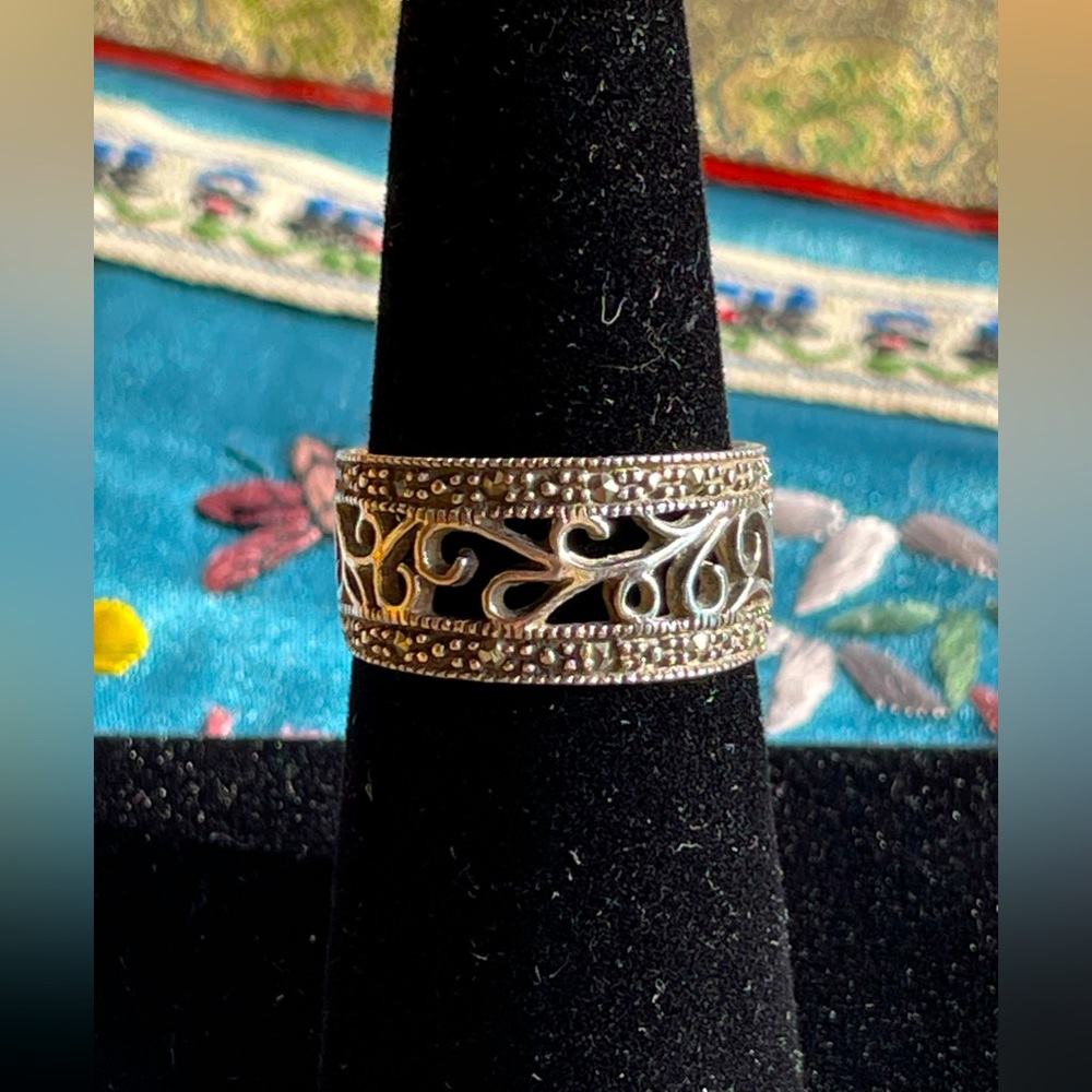 Vintage 925 band ring w/marcasite SALE!
